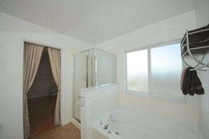 Bathroom - Four Corners 908 (Davenport)