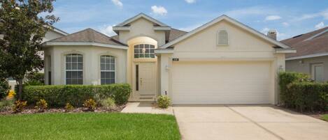 House, 4 Bedrooms | Front of property