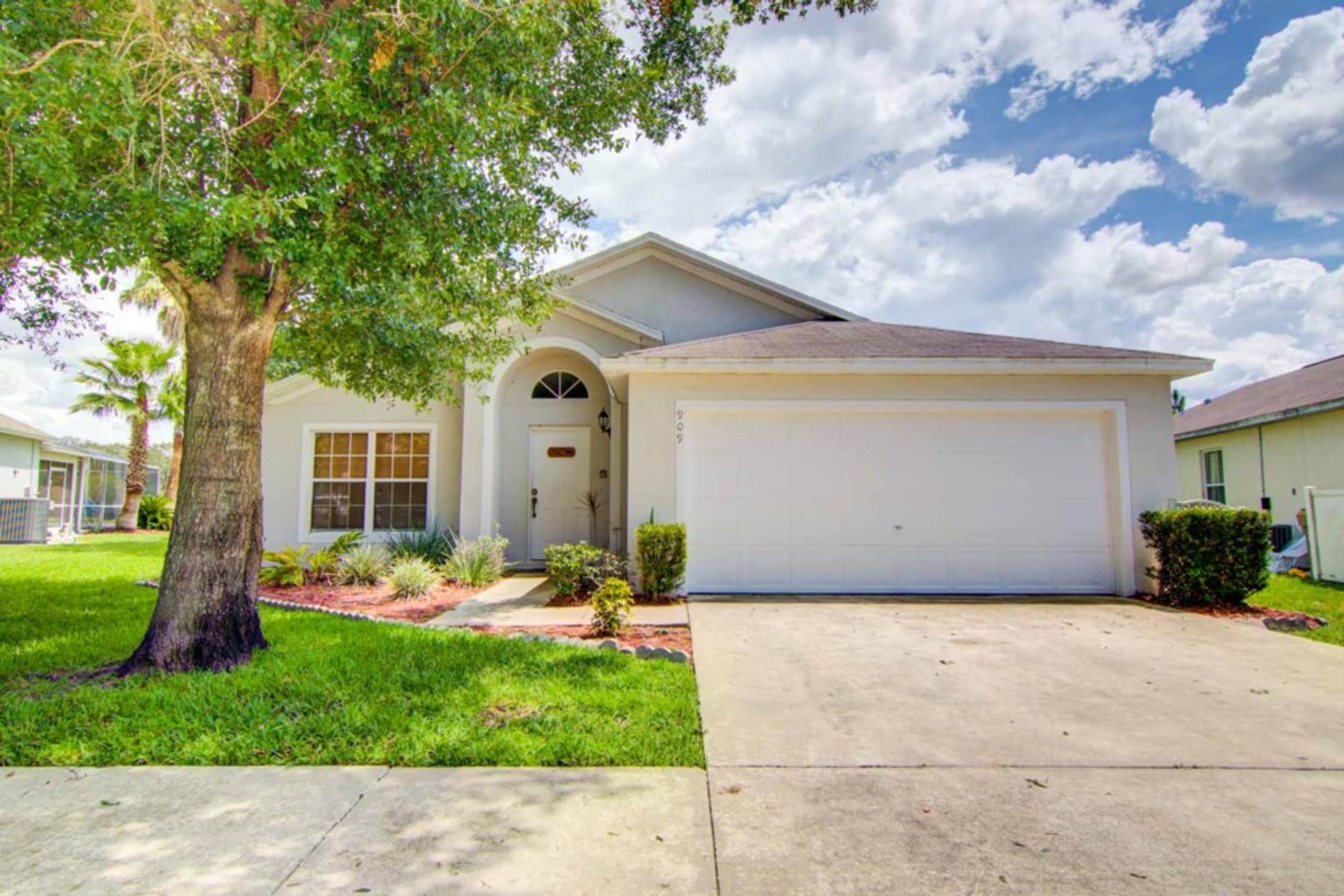 House, 5 Bedrooms | Parking | Free self parking