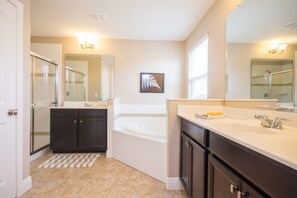 House, 6 Bedrooms | Bathroom - Solterra 4213 (Davenport)