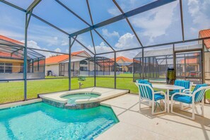 Casa, 4 habitaciones | Piscina cubierta | Una piscina al aire libre