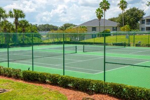 House, 3 Bedrooms | Sports court