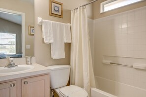 House, 3 Bedrooms | Bathroom
