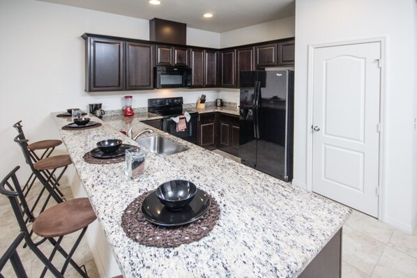 Townhome, 4 Bedrooms | In-room dining