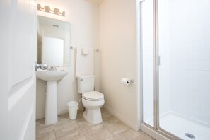 Stadtwohnung, 4 Schlafzimmer | Badezimmer | Duschwanne, Haartrockner, Handtücher