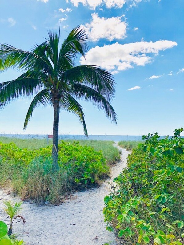 House, 1 Bedroom | Beach