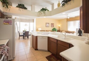 Hus, 5 soverom | Eget kjøkken | Oppvaskmaskin og kjøkkenutstyr