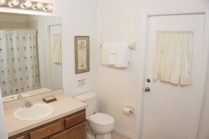 House, 5 Bedrooms | Bathroom | Hair dryer, towels - Legacy Park The Estates 247 (Davenport)