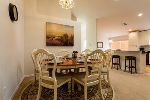 Villa, 5 Bedrooms | In-room dining - Orange Tree 15841 (Clermont)