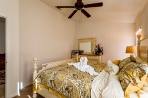 Villa, 5 chambres | 5 chambres, fer et planche à repasser, accès au Wi-Fi (inclus)