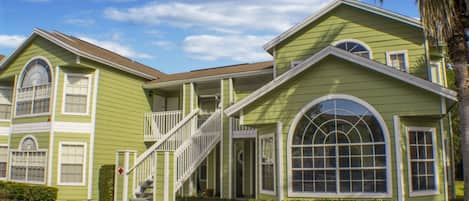 Condo, 3 Bedrooms | Front of property