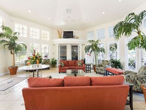 Condo, 3 Bedrooms | Living area