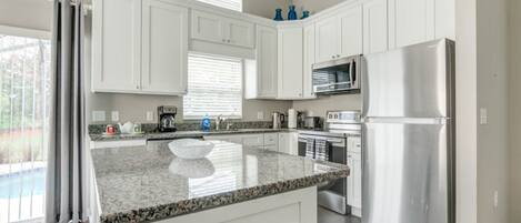 House, 3 Bedrooms | Private kitchen | Dishwasher, cookware/dishes/utensils