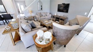 Townhouse, flere senger | Oppholdsområde | TV