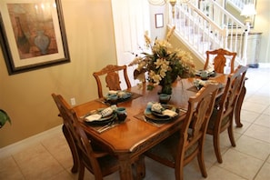 In-room dining - Formosa Gardens 7912 (Kissimmee)