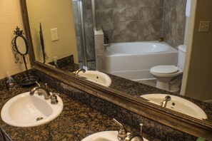 Condo, 3 Bedrooms | Bathroom sink