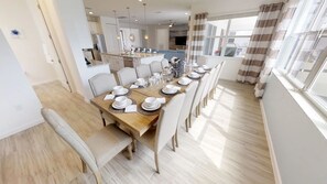 独立别墅, 多张床 | 客房内用餐