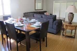 In-room dining - Regal Palms 3603 (Davenport)
