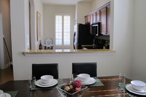 Townhome, 4 Bedrooms | In-room dining