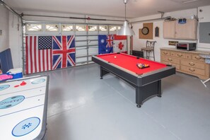 House, 3 Bedrooms | Games room