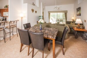House, 3 Bedrooms | In-room dining