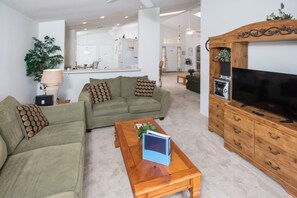 Hus - 3 sovrum | Vardagsrum | Tv, dvd-spelare och en stereo