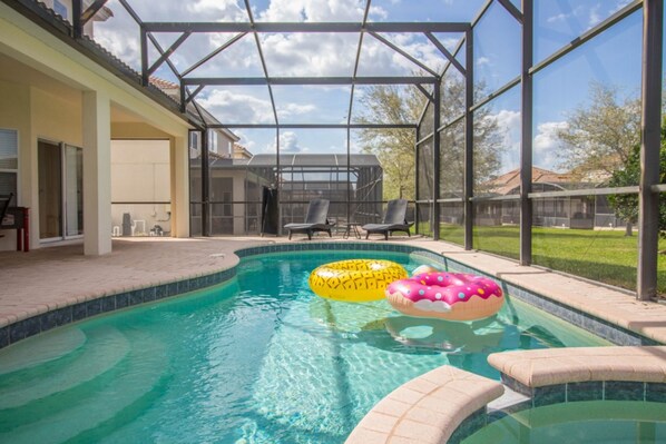 House, 6 Bedrooms | Indoor pool | Outdoor pool
