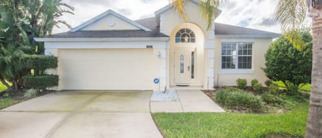 House, 4 Bedrooms | Front of property