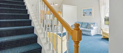 Appartement, 3 chambres | Escalier