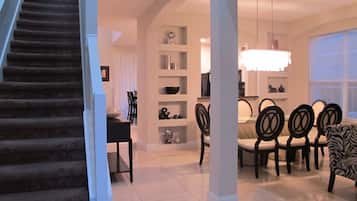 House, Multiple Beds | In-room dining