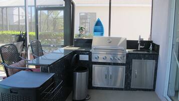 House, Multiple Beds | Food and drink