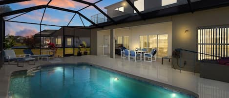 Casa, 4 habitaciones | Alberca techada | Alberca al aire libre