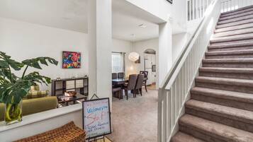 獨棟房屋, 4 間臥室 | 大廳酒吧