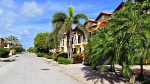 Townhome, 3 Bedrooms | Street view - Noord 121 (Bundall)