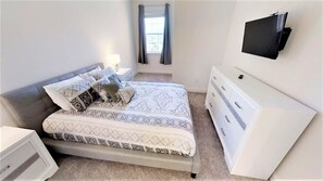 Townhome, 5 Bedrooms | 5 bilik tidur, seterika/papan seterika, Wi-fi percuma 