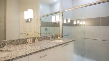Townhome, 3 Bedrooms | Bathroom | Towels