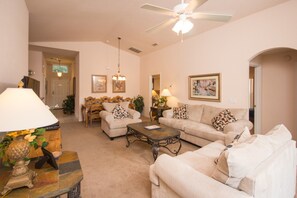 Talo, 5 makuuhuonetta | Oleskelualue