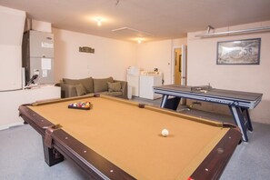 Spielezimmer