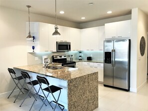 Maison mitoyenne, 3 chambres | Cuisine privée