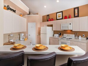 Astianpesukone, keittoastiat/astiat/ruokailuvälineet