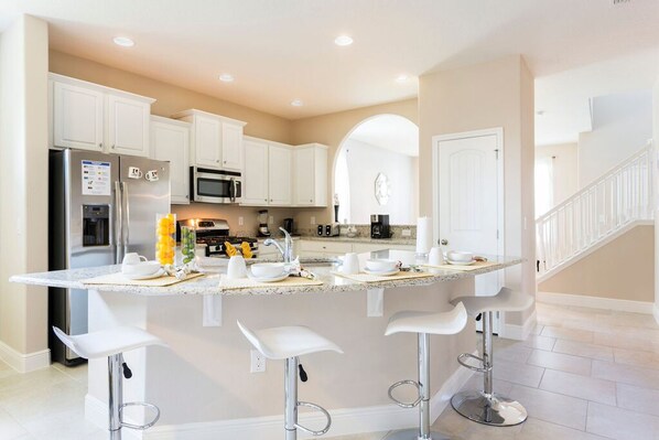 House, 5 Bedrooms | Private kitchen