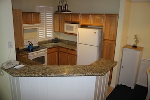 Apartment, 2 Bedrooms | Private kitchen