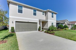 Front of property - Crystal Cove 4741 (Kissimmee)