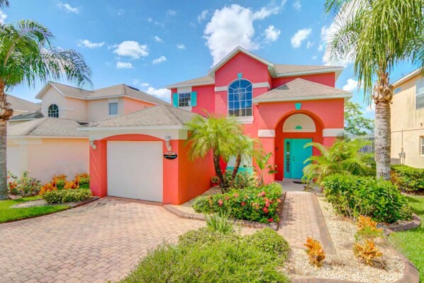 House, 4 Bedrooms | Front of property