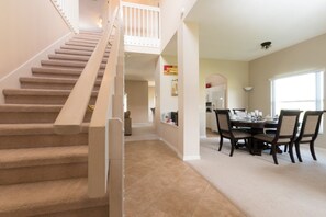 Casa, 6 quartos | Opções para refeição no quarto