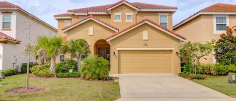 House, 6 Bedrooms | Front of property