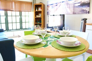 شقة - غرفة نوم واحدة | تناول الطعام داخل الغرفة