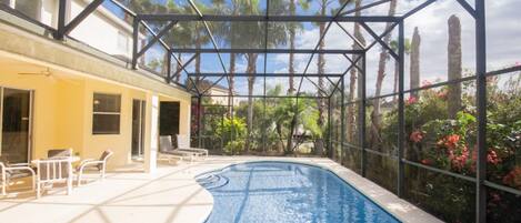 House, 5 Bedrooms | Outdoor pool