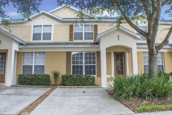 Townhome, 3 Bedrooms | Front of property