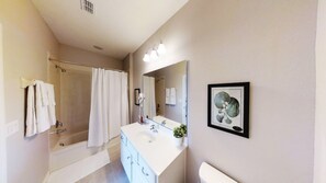 Maison, 6 chambres | Salle de bain